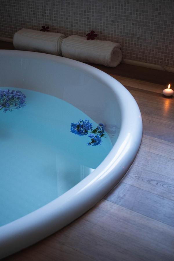 Queen Room Spa Bath