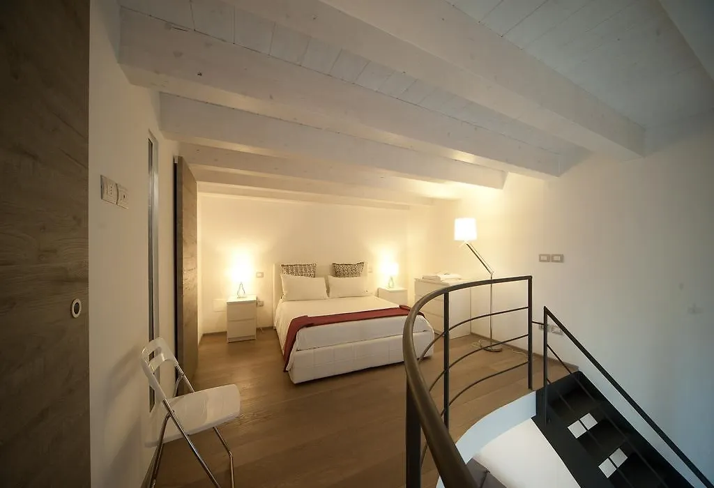 Tabula Maris B&B-1