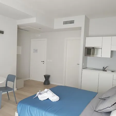 Trani Rent Rooms-2